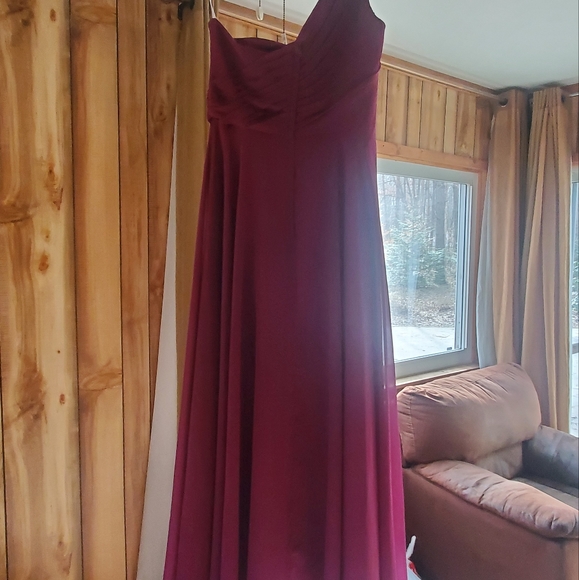 Davids Bridal Sangria Bridesmaids Dress - Picture 7 of 12